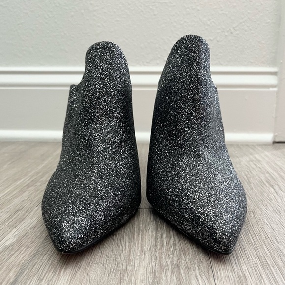 Gianni Bini Agnissa Black Glitter Scalloped Closed Toe Mule Heels Size 9.5 - Picture 2 of 10